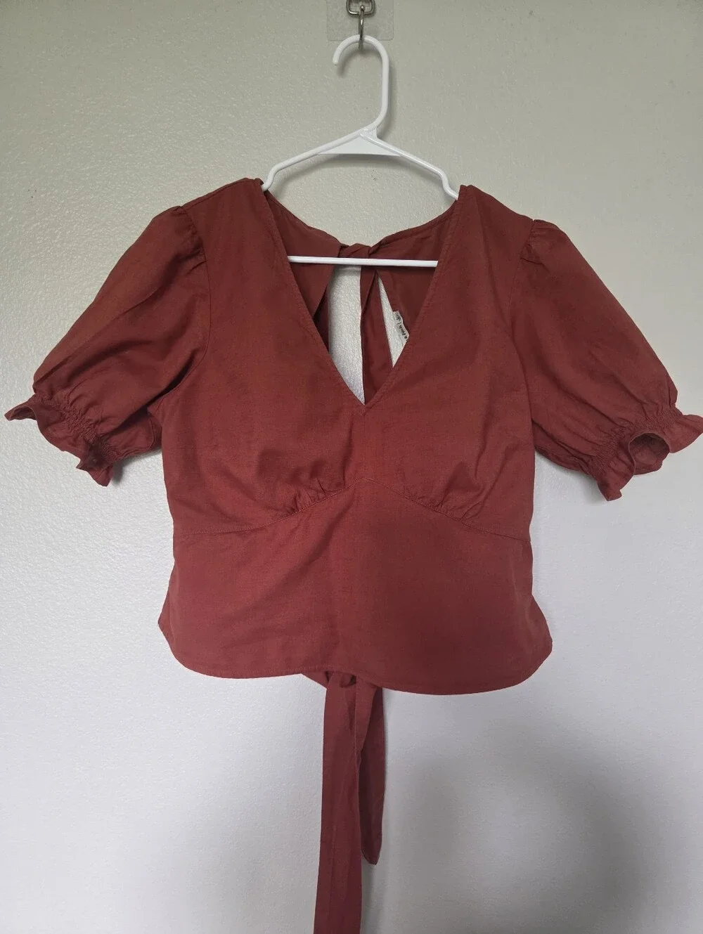 Abercrombie & Fitch Women’s open-back crop top terracotta/rust Color